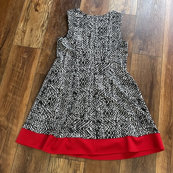 Alyx Petite. Size 16P. Black and white dress with red trim at the bottom. - Picture 2 of 9